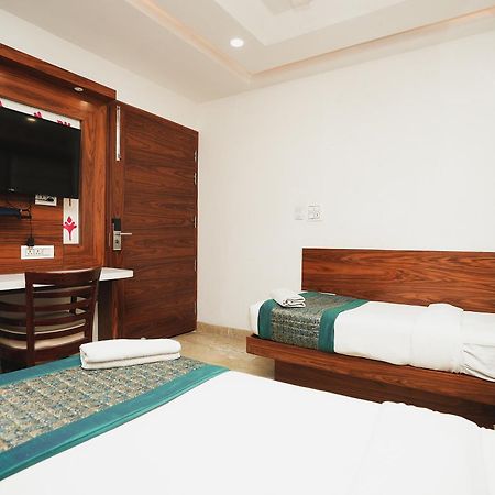 Hotel Kabir Palace Karol Bagh Ню Делхи Екстериор снимка