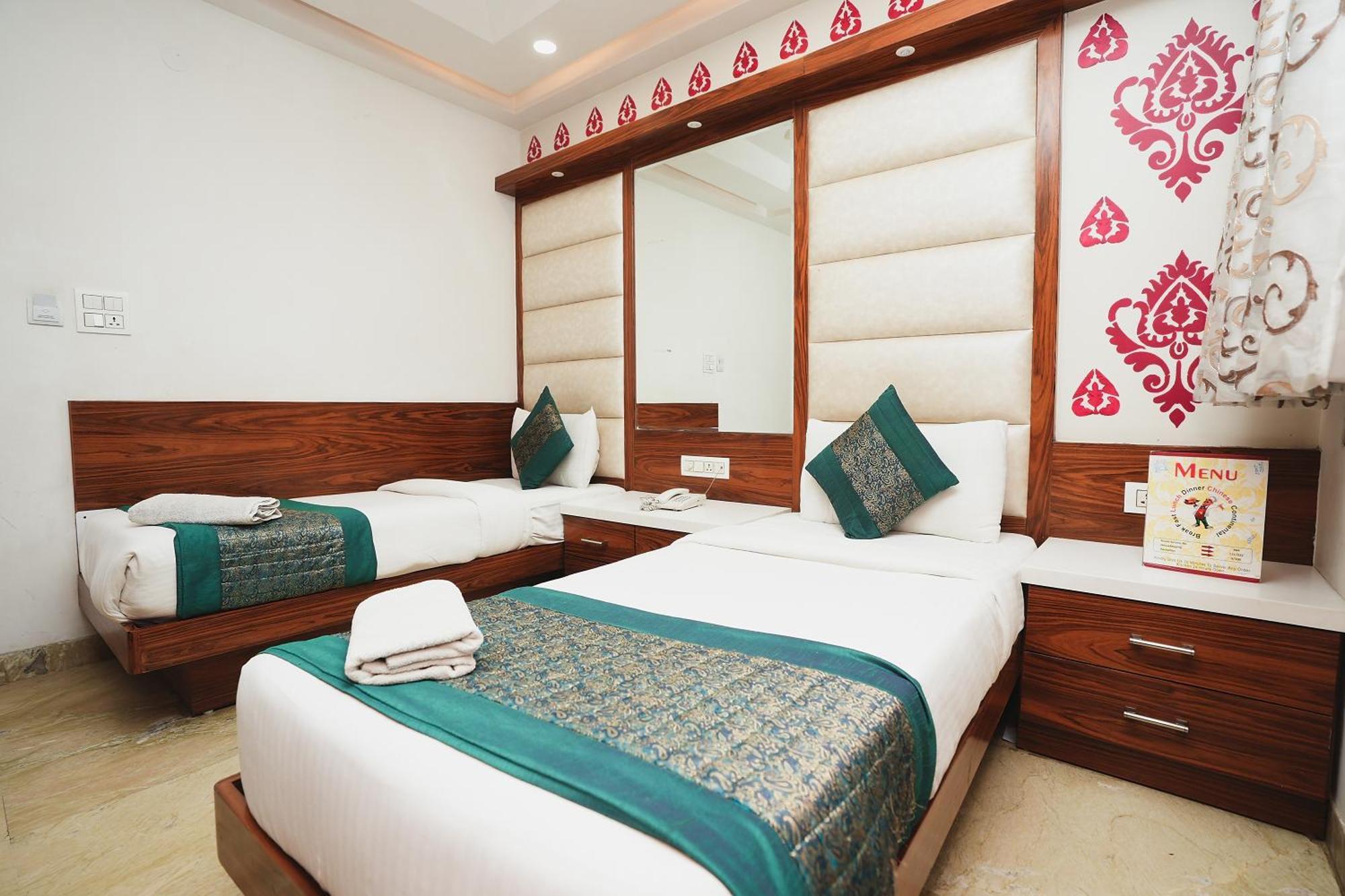 Hotel Kabir Palace Karol Bagh Ню Делхи Екстериор снимка