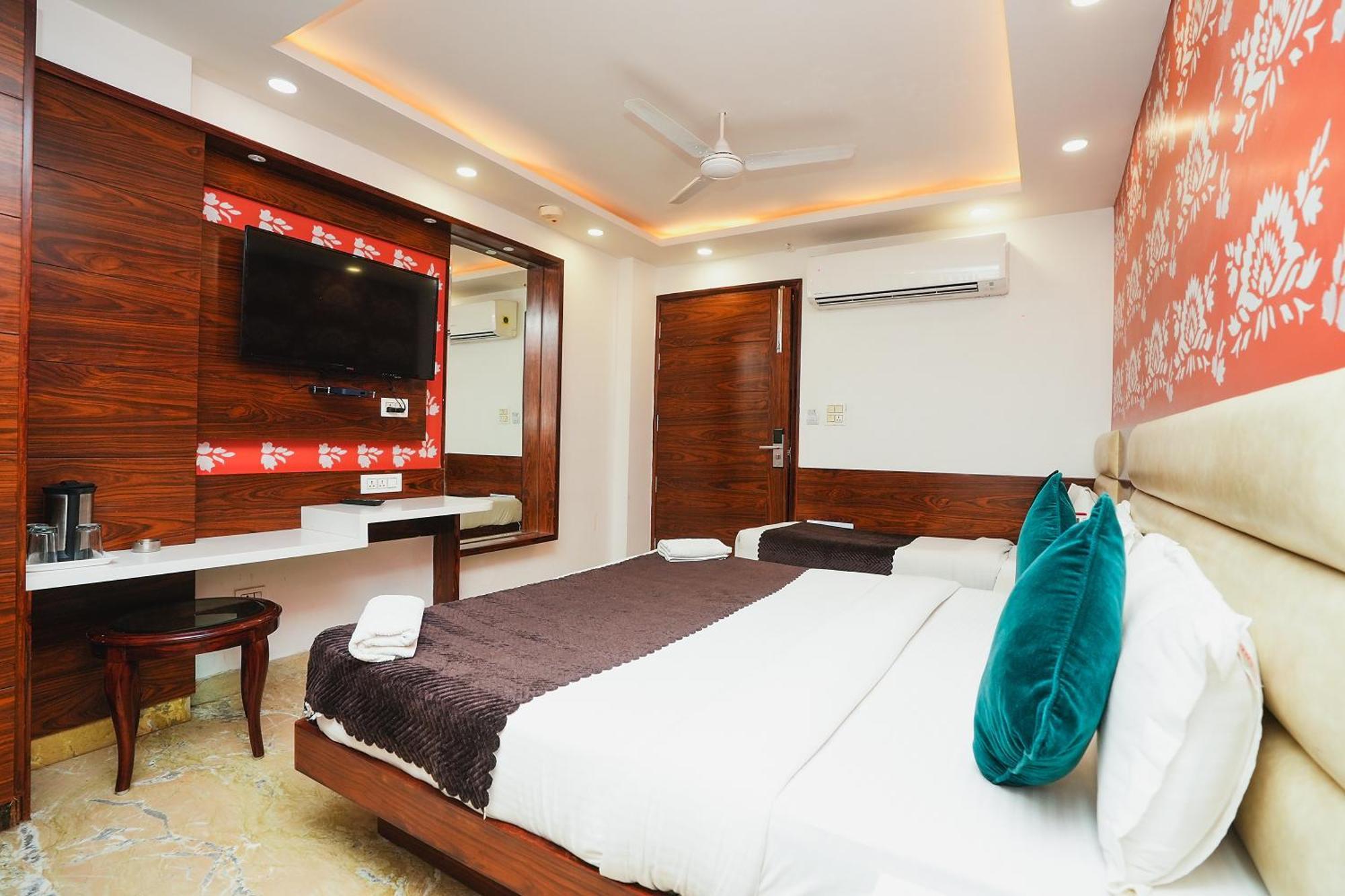 Hotel Kabir Palace Karol Bagh Ню Делхи Екстериор снимка