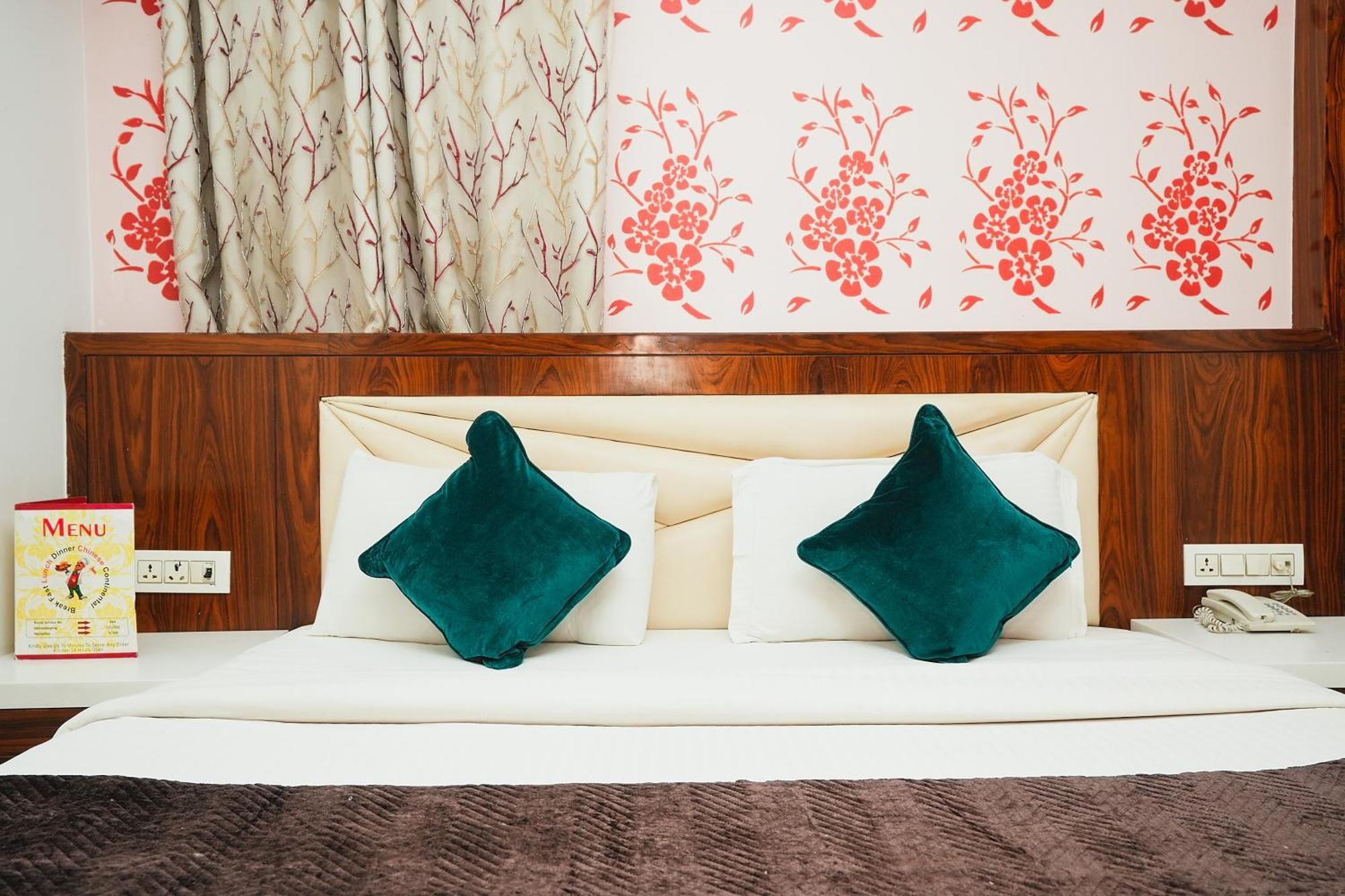 Hotel Kabir Palace Karol Bagh Ню Делхи Екстериор снимка