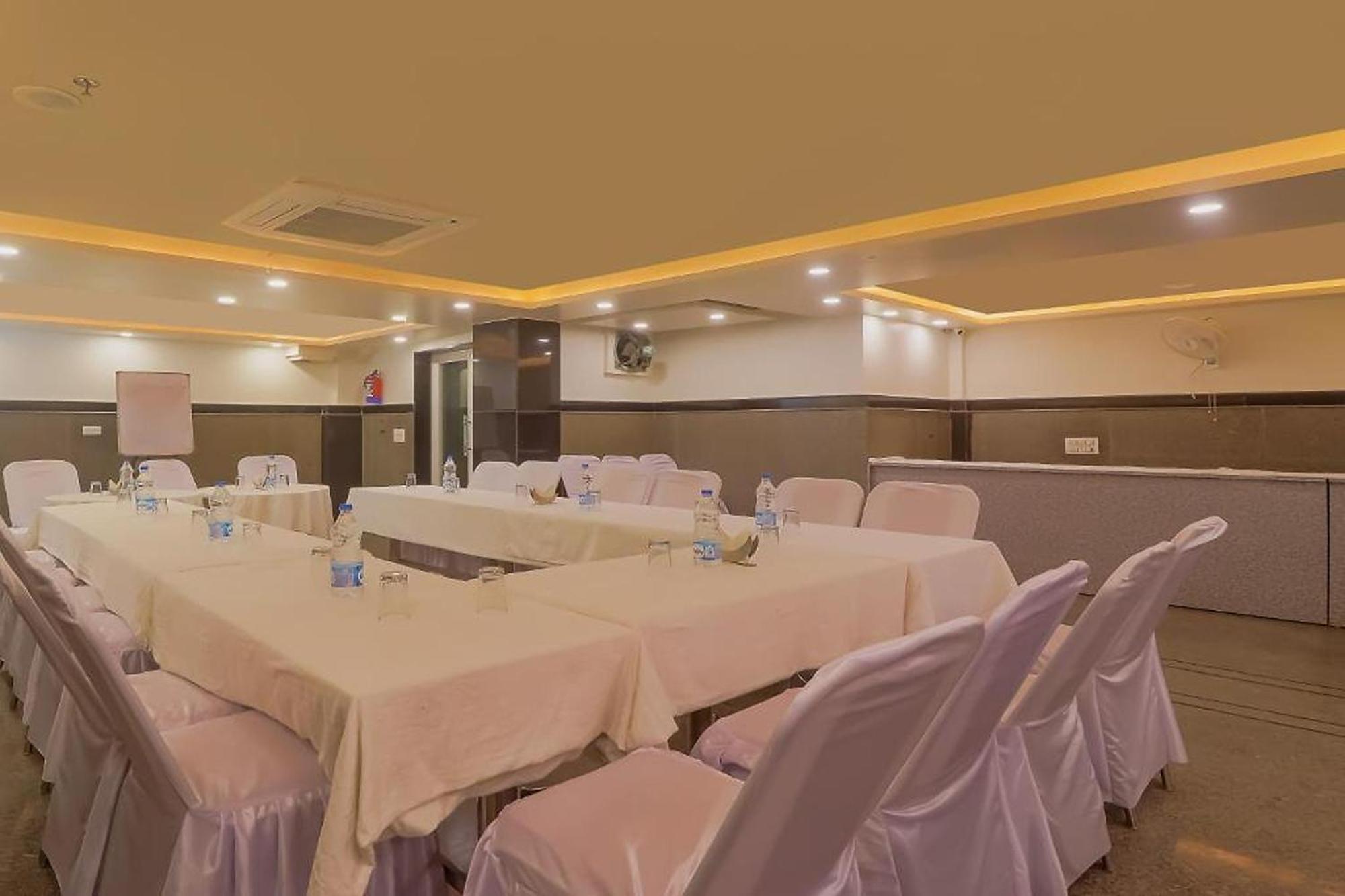 Hotel Kabir Palace Karol Bagh Ню Делхи Екстериор снимка